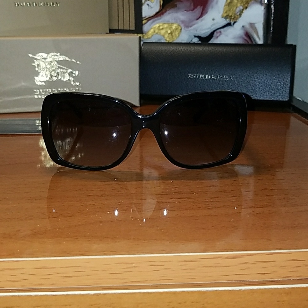 NWT Authentic Womens Burberry Square Sunglasses - Picture 4 of 8